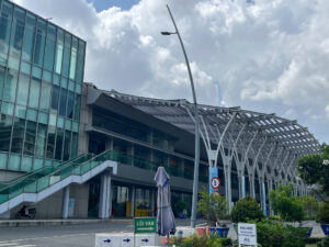展示会場の写真。ベトナム・ホーチミンのフーミーフンのクレセントモール周辺のコラム。