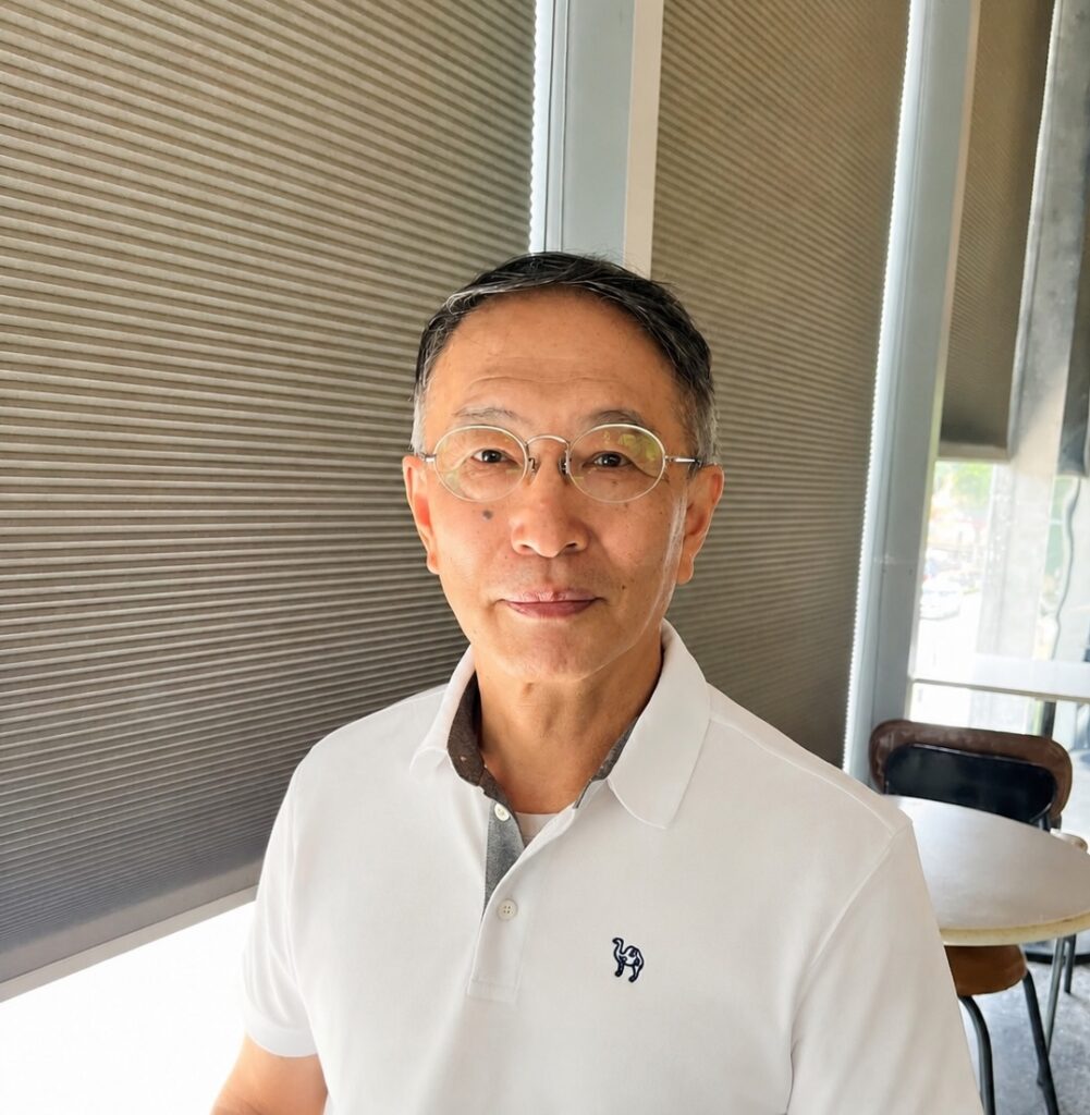 久保さんの写真。ベトナムの仕事と生活に関するインタビュー。