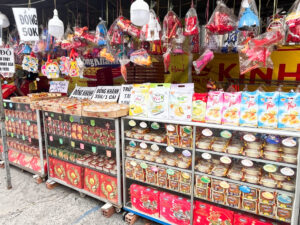 月餅の写真。ベトナム・ホーチミンのローカル市場を散歩。