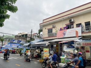 住宅街の写真。ベトナム・ホーチミンのレストランでクラフトビールを飲むコラム。